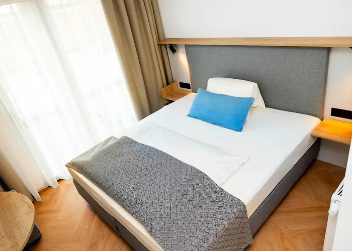 ゲストハウス Zum Lenz 4*