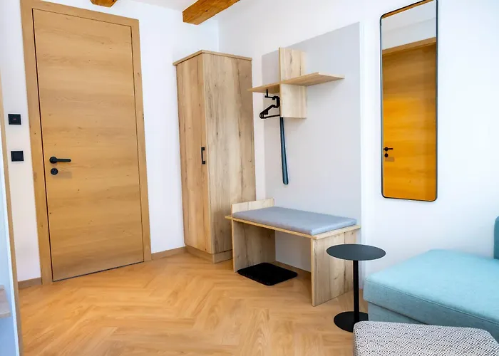 Zum Lenz ゲストハウス 4*