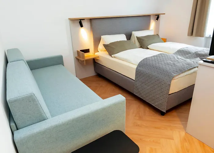 ゲストハウス Zum Lenz 4*